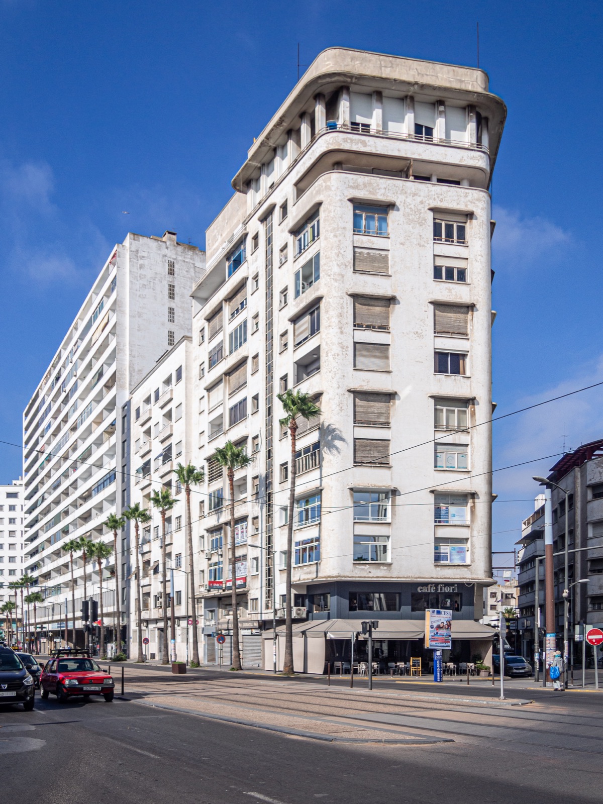 L’immeuble d’angle Les Studios, avenue Hassan II à Casablanca